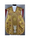 Roman chasuble + stole, maniple, burse and chalice veil (27K)