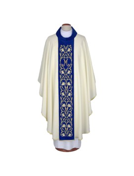 Embroidered chasuble with Marian motif (A9)