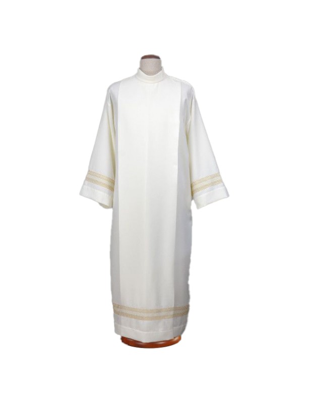 Ecru priest's alb, decorated with embroidery - Roman cut (A49)