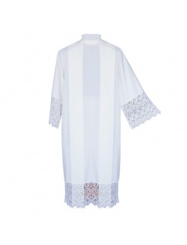 Priesteralbe mit Guipüre-Muster