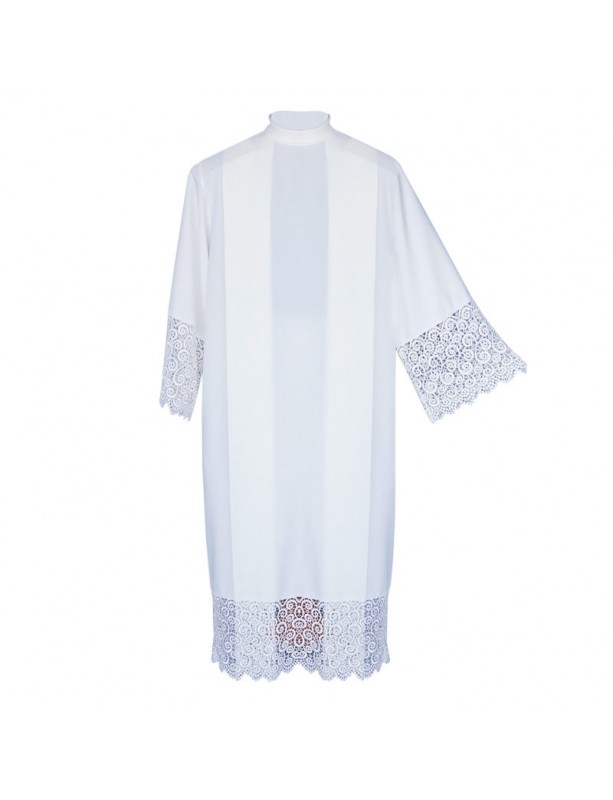 Alba sacerdotal con motivo de guipur