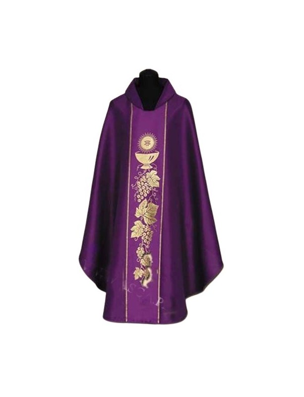 Embroidered chasuble (25A)