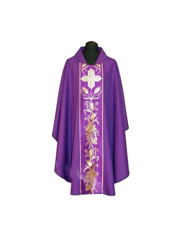 Embroidered chasuble (28A)