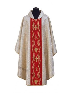 Embroidered gold chasuble (40A)