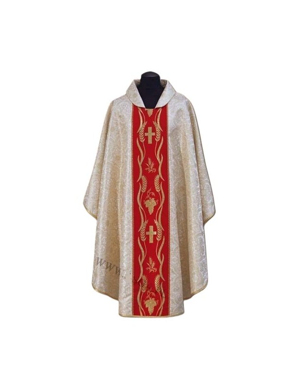 Embroidered gold chasuble (40A)
