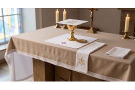 Altar Linens Explained: Corporal, Purificator, Pall and Altar Cloths (2026)